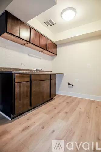 Main picture of 3160 N Cambridge Ave