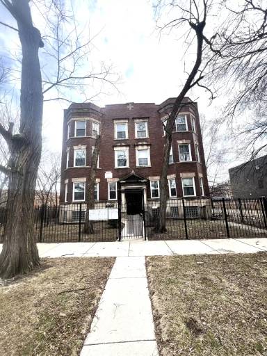 Main picture of 5909 S Calumet Ave