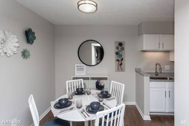 Main picture of 8975 Doral West Dr