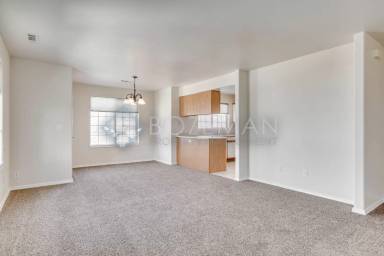 Main picture of 3020 W Villard St