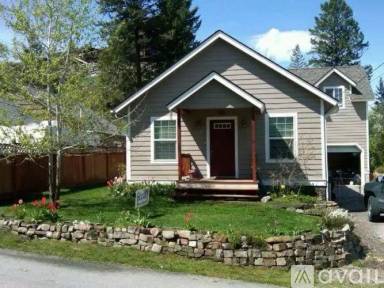 Main picture of 64 Battle Hollow Ave