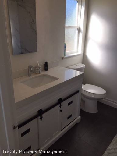 Main picture of 2171 Grove Way