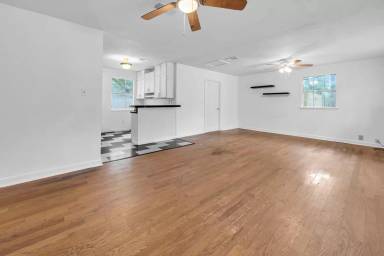 Main picture of 1020 Pinetree Rd