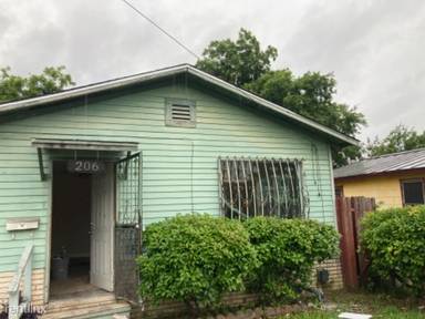 Main picture of 206 Aztec St