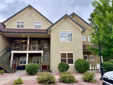 Main picture of 5464 Zephyr St