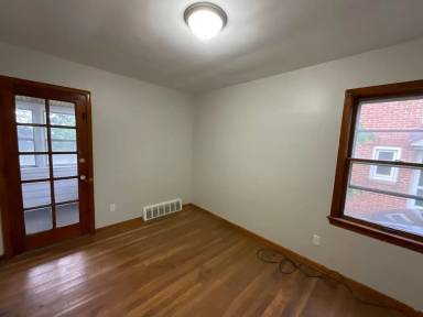 Main picture of 11013 Lincoln Ave
