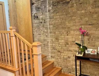 Main picture of 522 N Water St