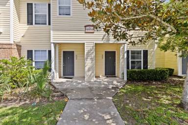 Main picture of 4934 NW 43rd Ave