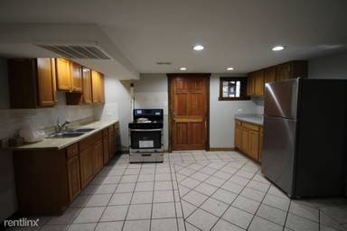 Main picture of 4402 W Belden St