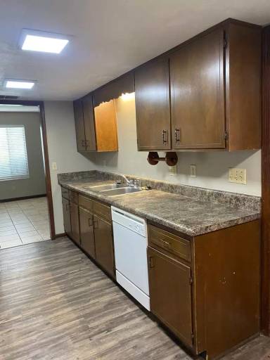 Main picture of 3312 Whitney Dr W