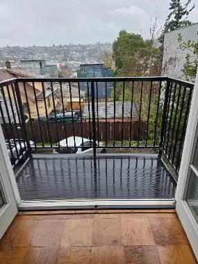 Main picture of 2349 W Newton St