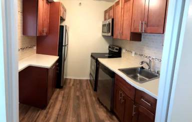 Main picture of 10 E Ontario St Apartments
