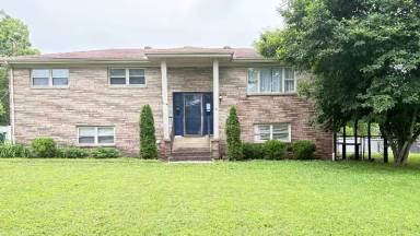Main picture of 5760 Saundersville Rd