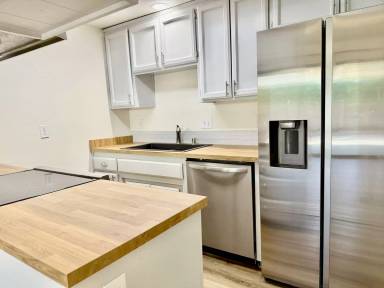Main picture of 890 Athan Ave