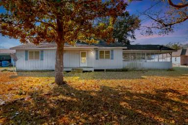 Main picture of 226 Lovely Rd