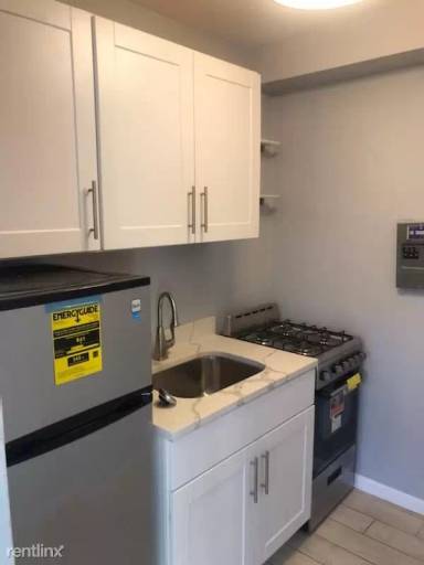 Main picture of 4880 N Marine Dr Apartments