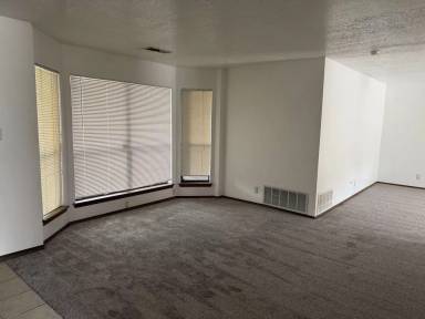 Main picture of 5310 Edwards Dr NE