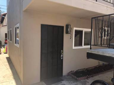 Main picture of 3734 Ingraham St