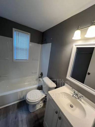 Main picture of 397 1/2 S Ogden Ave