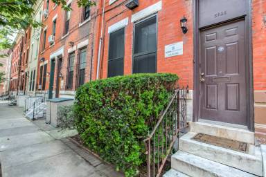Main picture of 3926 Pine St