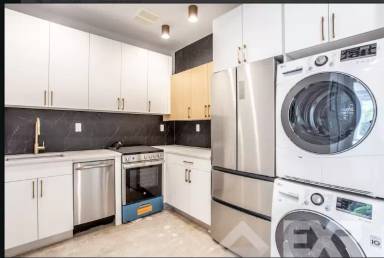 Main picture of 321 S 5th St