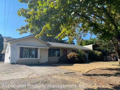 Main picture of 3220 Oakcrest Dr