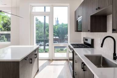 Main picture of 224 S Ashland Ave