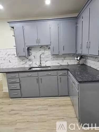 Main picture of 1618 Highland Ave