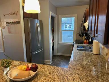 Main picture of 215 W 19th Ave