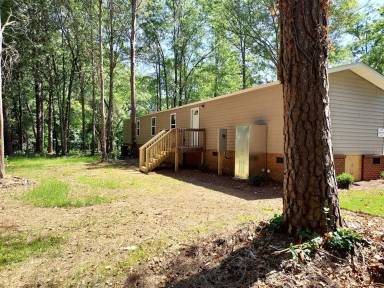 Main picture of 124 Arthur Davis Cir