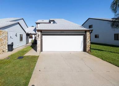 Main picture of 2263 Deerwood Dr