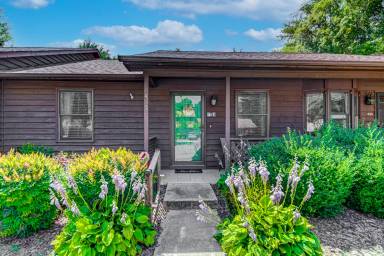 Main picture of 457 James Ct