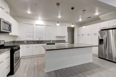 Main picture of 5320 Calle Rockfish
