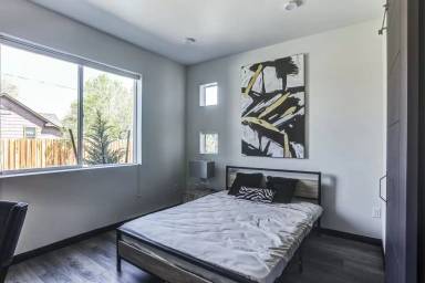 Main picture of 320 Grand Canyon Blvd