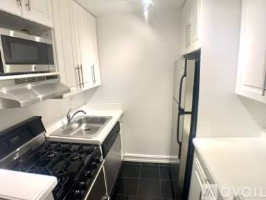 Main picture of 1680 York Ave