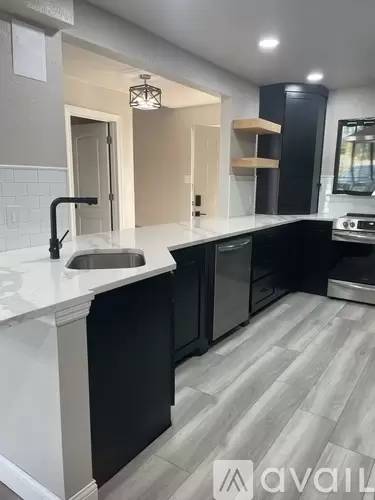 Main picture of 100 Harbor Dr