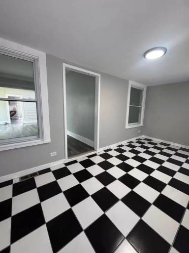 Main picture of 3443 Madison St