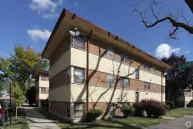 Main picture of 2320 W Garfield Blvd