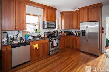 Main picture of 15 Hawthorne St