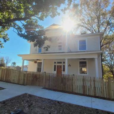 Main picture of 343 Adelle St