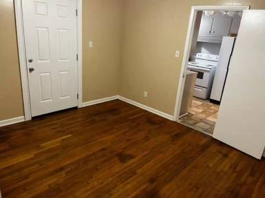 Main picture of 1514 McLeod Rd