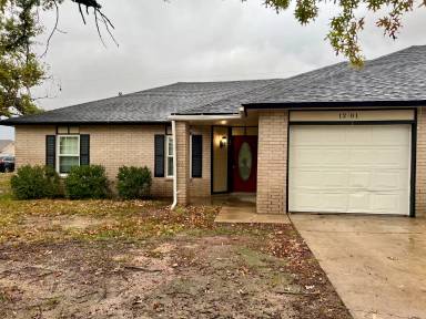 Main picture of 1201 S 26th St
