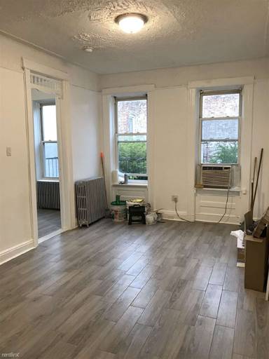 Main picture of 1805 Stephen St