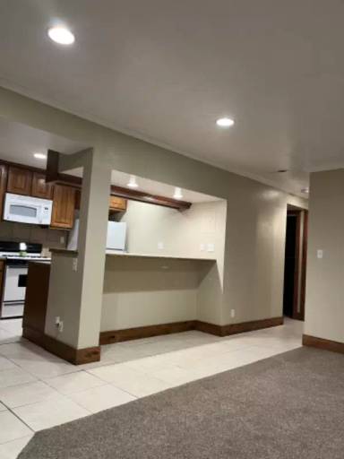 Main picture of 425 E Creekside Cir