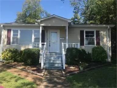 Main picture of 809 E Mobile St