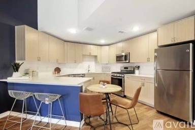 Main picture of 101 E Centre St