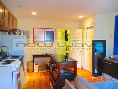 Main picture of 225 Newbury St