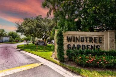 Main picture of 8 Windtree Ln
