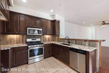 Main picture of 451 N Magnolia Ave