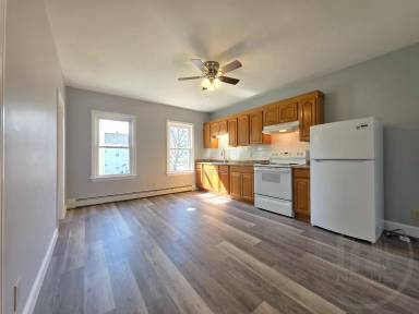 Main picture of 11 River St